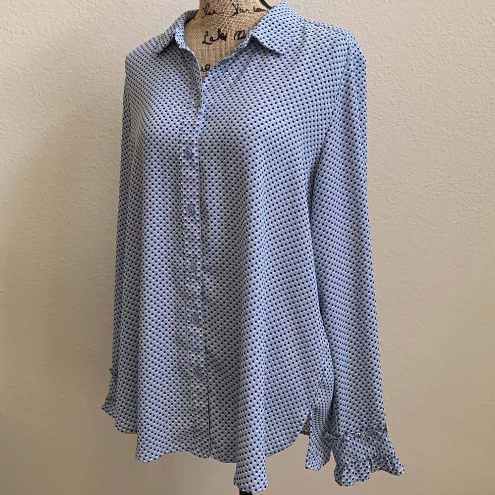 WHO WHAT WEAR Blue/Black Dot Button Down Blouse